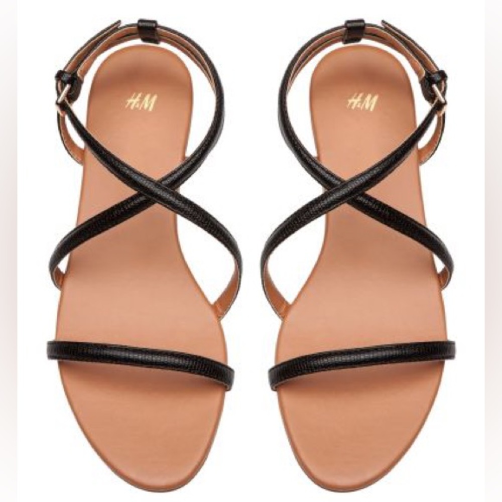 H&M Sandals with adjustable straps with a metal buckle.
